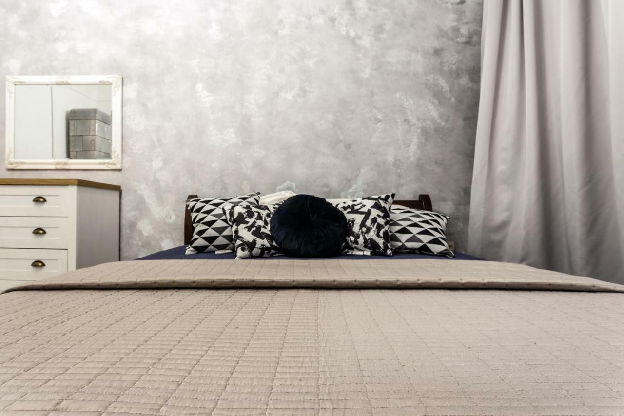 Apartment On Sharanevycha Lviv Dış mekan fotoğraf
